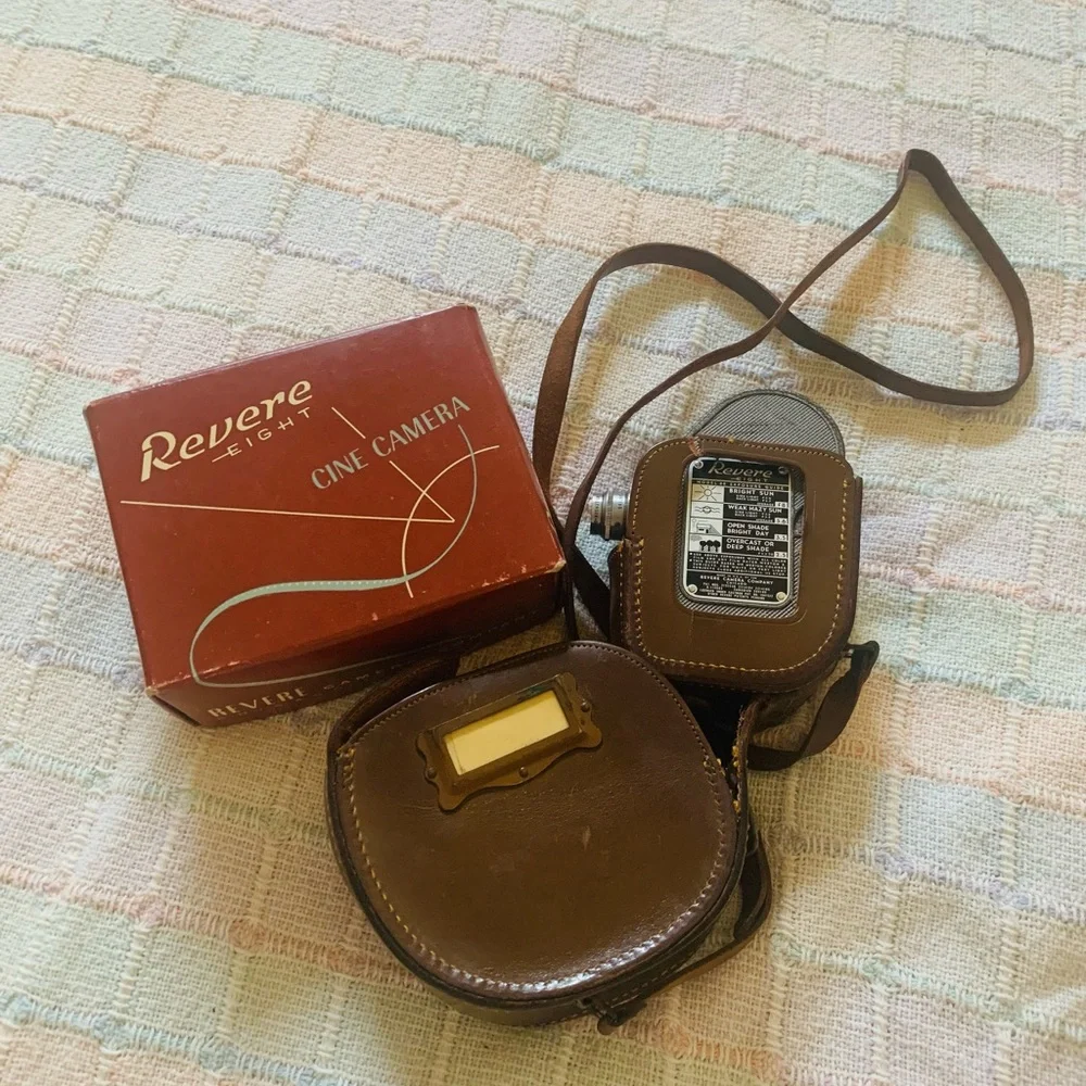 Vintage Revere Magazine Loading 16mm Cine Camera Single Lens Model